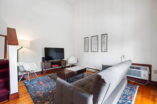 Foto del edificio - 402 W Dayton St