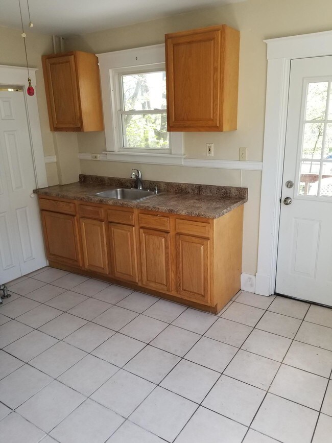 Foto del edificio - 471 New Britain Rd