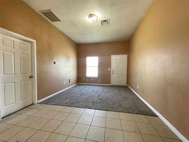 Foto del edificio - 3710 Holmes Road, B