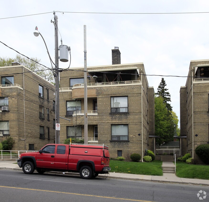 Photo du bâtiment - 897 Avenue Rd