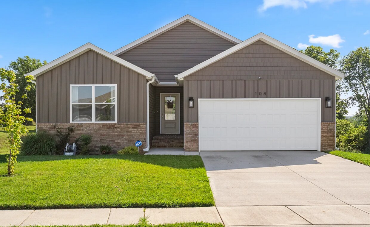 Foto principal - Beautiful 5 bedroom home - Nixa MO