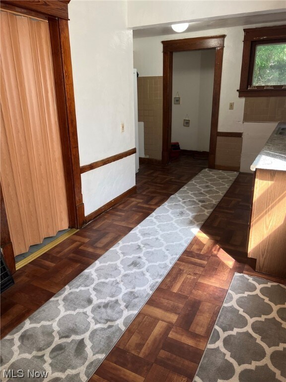 Building Photo - 27 E Emerling Ave