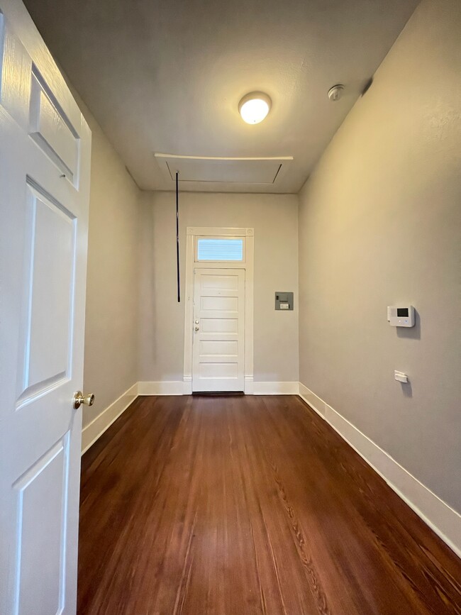 Building Photo - 352 Claremont Ave