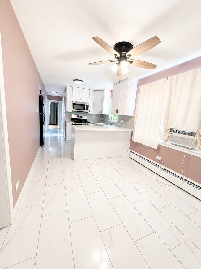 Foto del edificio - 3713 W 83rd St