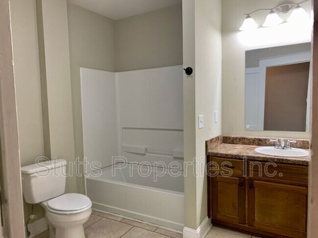 Foto del edificio - 409 N Poplar St