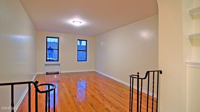 Building Photo - 315 E 167th St