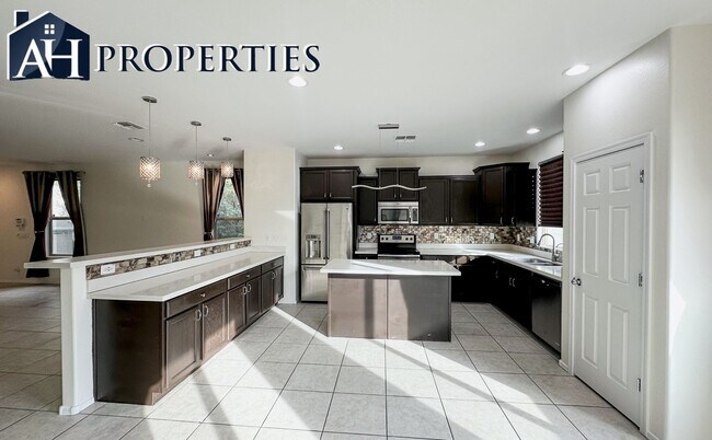 Foto del edificio - 3 Bedroom 2 Bath Single Level Home In Phoe...