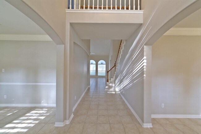 Foto del edificio - 407 Groveton Ridge Ln