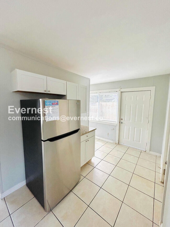 Foto del edificio - 3019 W Meadow St