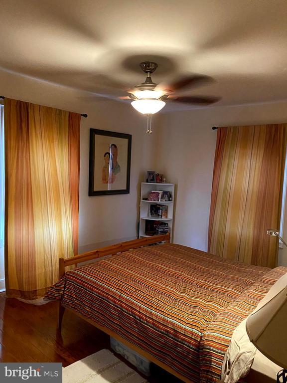 Building Photo - 18 Thomas Ave