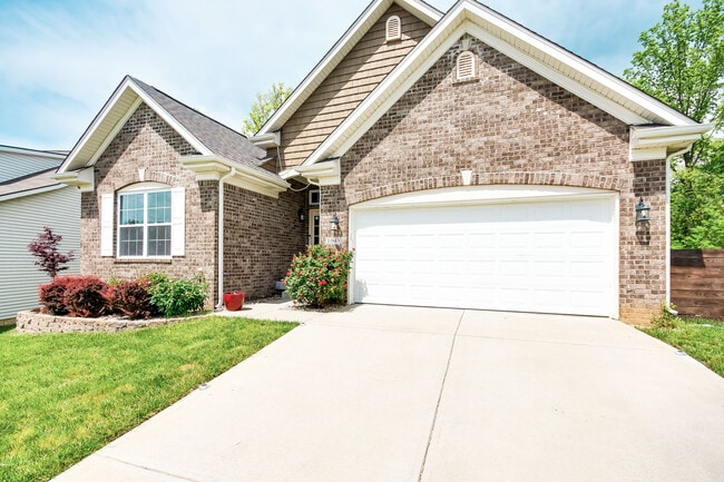 Building Photo - 1041 Autumn Crest Ln