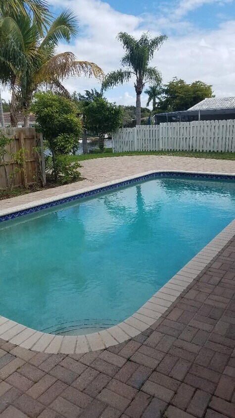 Foto del edificio - 2801 NE 59th Ct