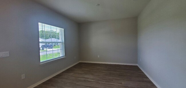 Foto del edificio - 4-Bedroom, 3-Bathroom in Lakeland