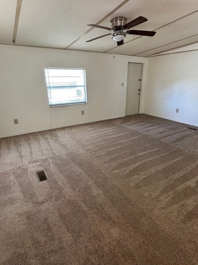 Foto del edificio - Two bedroom 2 bath mobile