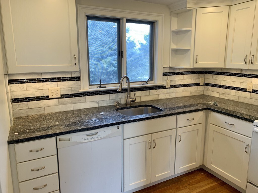 Foto principal - 85 Andover Dr