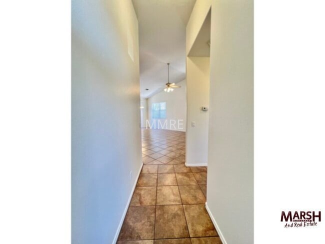 Building Photo - Wonderful 3 bedroom home in Mesa with comm...