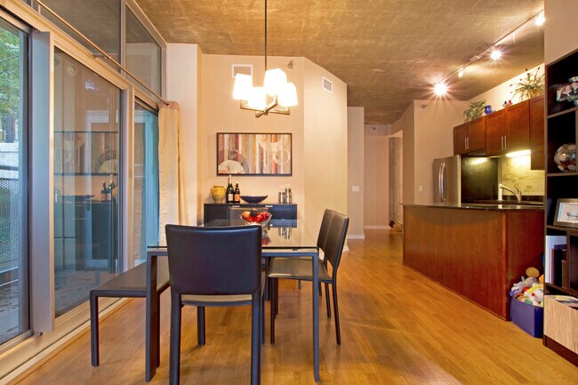 Foto del edificio - 700 N Larrabee St