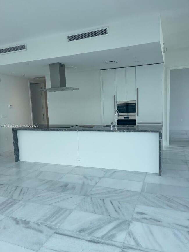 Foto del edificio - 700 NE 26th Ter