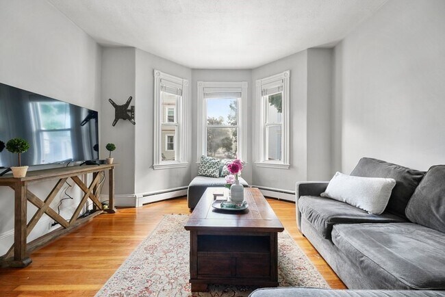Foto del edificio - 636 E 8th St