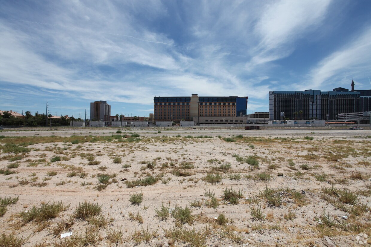 Building Photo - 165-177 Ida Ave