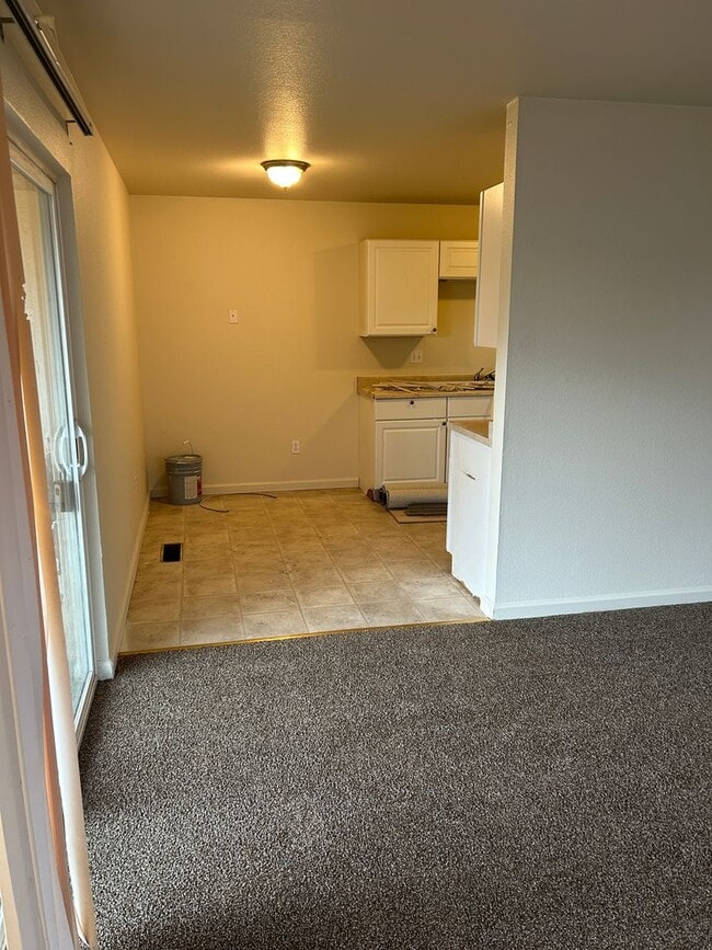 Building Photo - **READY JANUARY 1st!!** North Reno Duplex