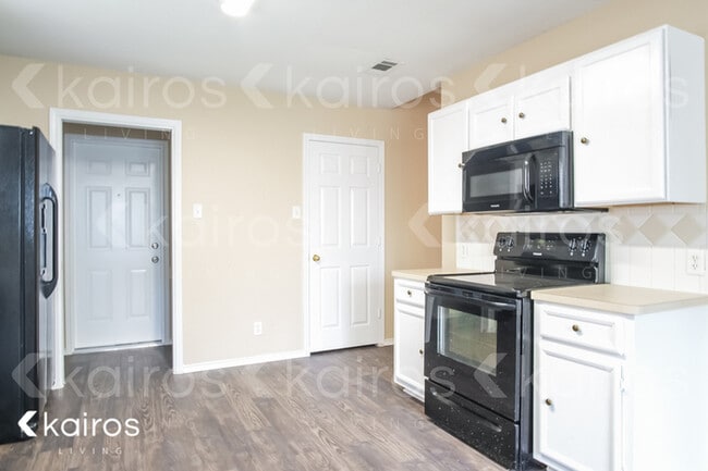 Foto del edificio - 3204 Gus Dr