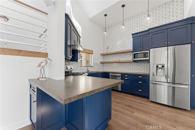 Building Photo - 1452 Loma Dr