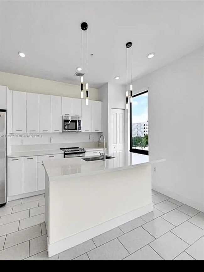 Foto del edificio - 8167 NW 41st St