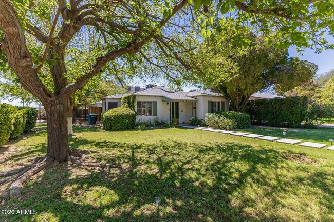 Foto del edificio - 1301 W MacKenzie Dr