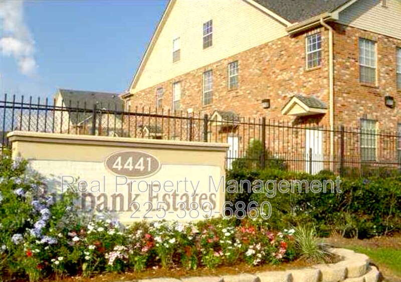 Primary Photo - 4441 Burbank Dr