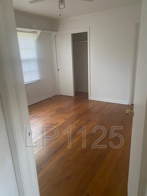 Foto del edificio - 1011 W Poplar St