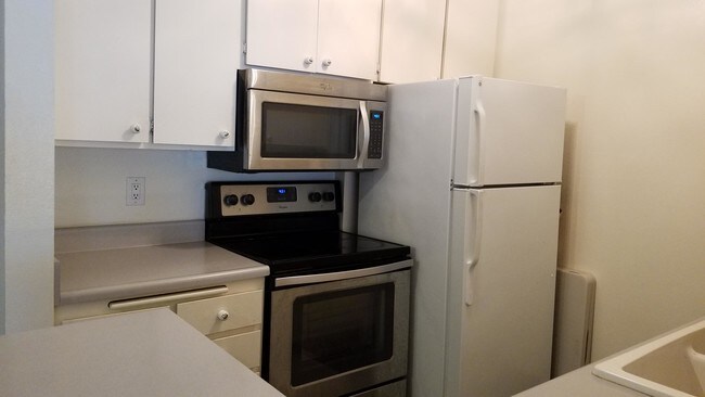 Kitchen (View #1) - 7765 W 91st St