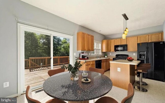 Building Photo - 114 Compass Cove