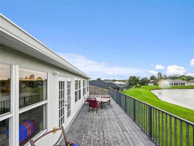 Building Photo - 1976 The Oaks Blvd