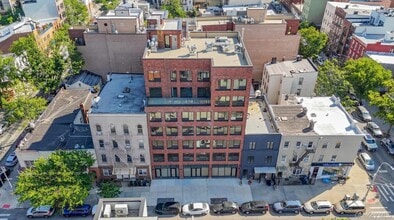 Building Photo - 444 Graham Ave