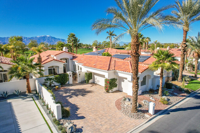 Foto del edificio - 701 Indian Ridge Dr
