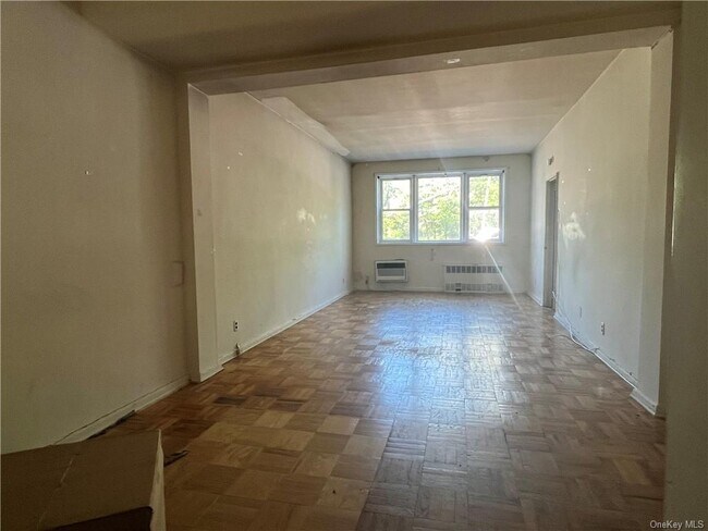 Building Photo - 700 Scarsdale Ave