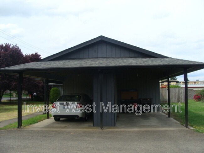 Building Photo - 409 NE 104th Ave