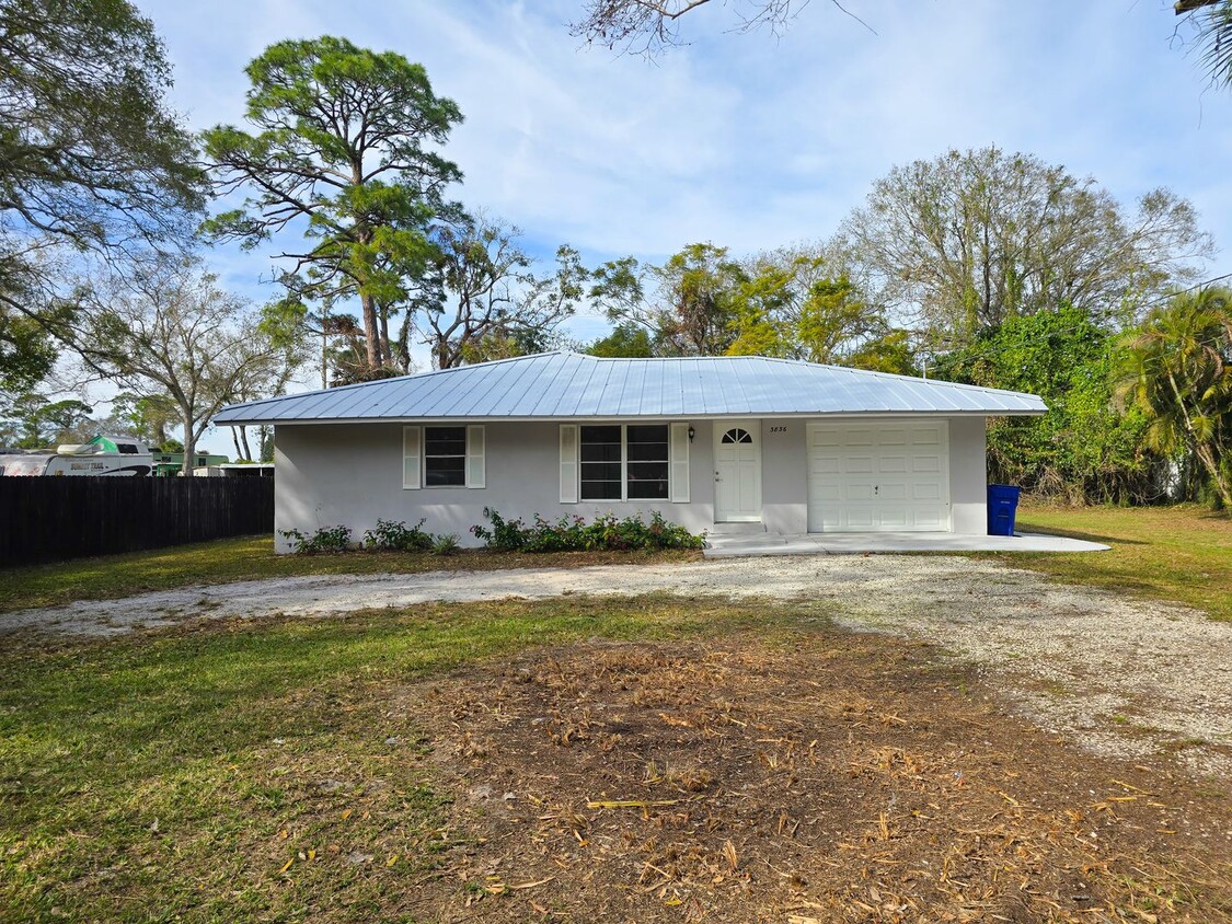 Primary Photo - Charming 2 bed 2 bath in Vero Beach!