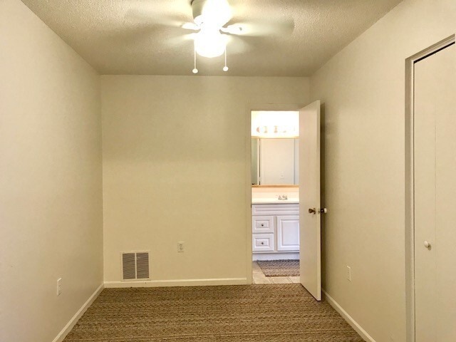 Building Photo - 1/1 WITH BALCONY - CLOSE TO SHOPPING/COLLEGES/BEACHES