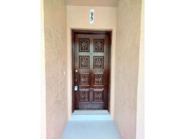 Foto del edificio - Renovated Intracoastal Front Condo Availab...