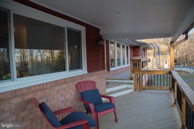 Building Photo - 5944 River Dr