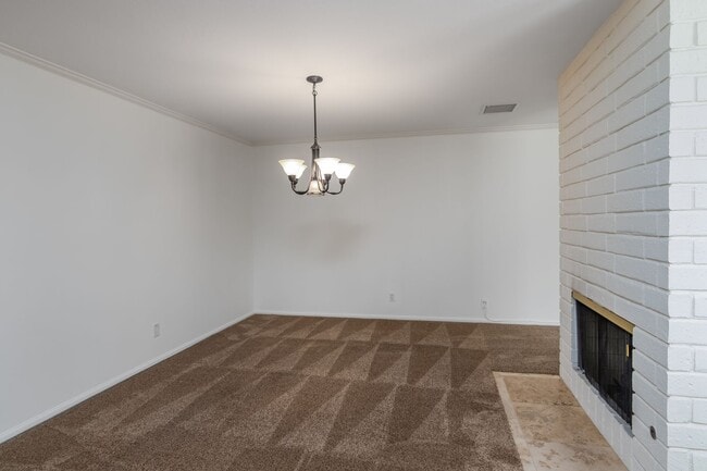 Building Photo - In the heart of Westlake Village this sing...