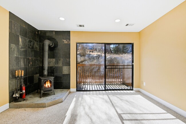 Foto del edificio - 1901 Clear Creek Dr