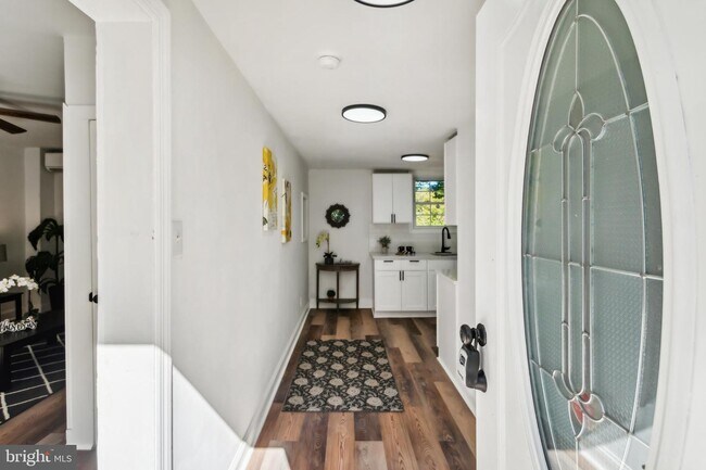 Foto del edificio - 1306 W Rene Ave