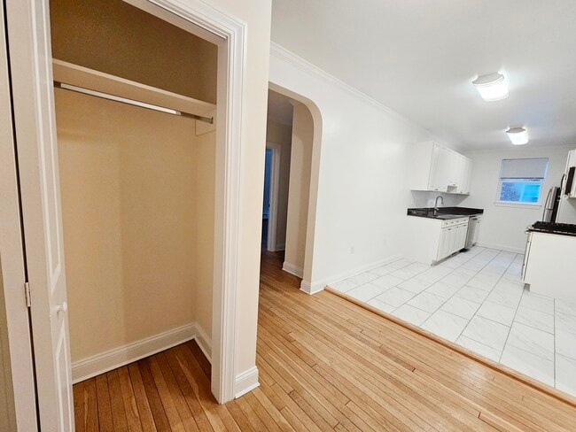 Building Photo - 31 Harris St