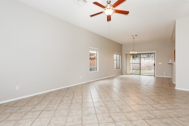 Foto del edificio - 6312 S Nash Way