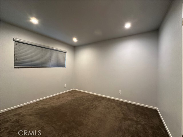 Building Photo - 1362 Club View Dr