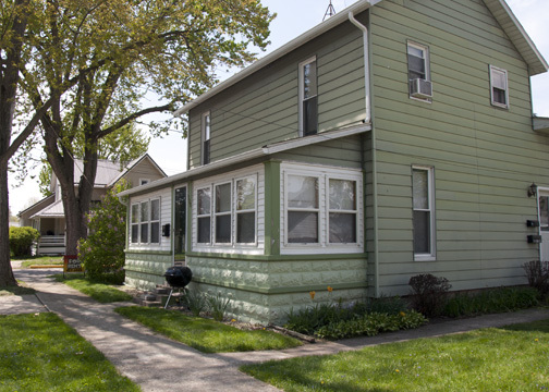 4 Unit Apartment Building - 300 East John Street