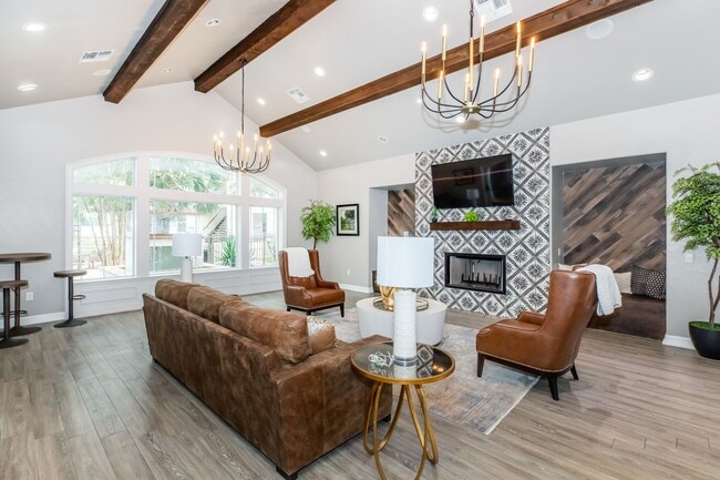 Building Photo - Oxbow Hill Country